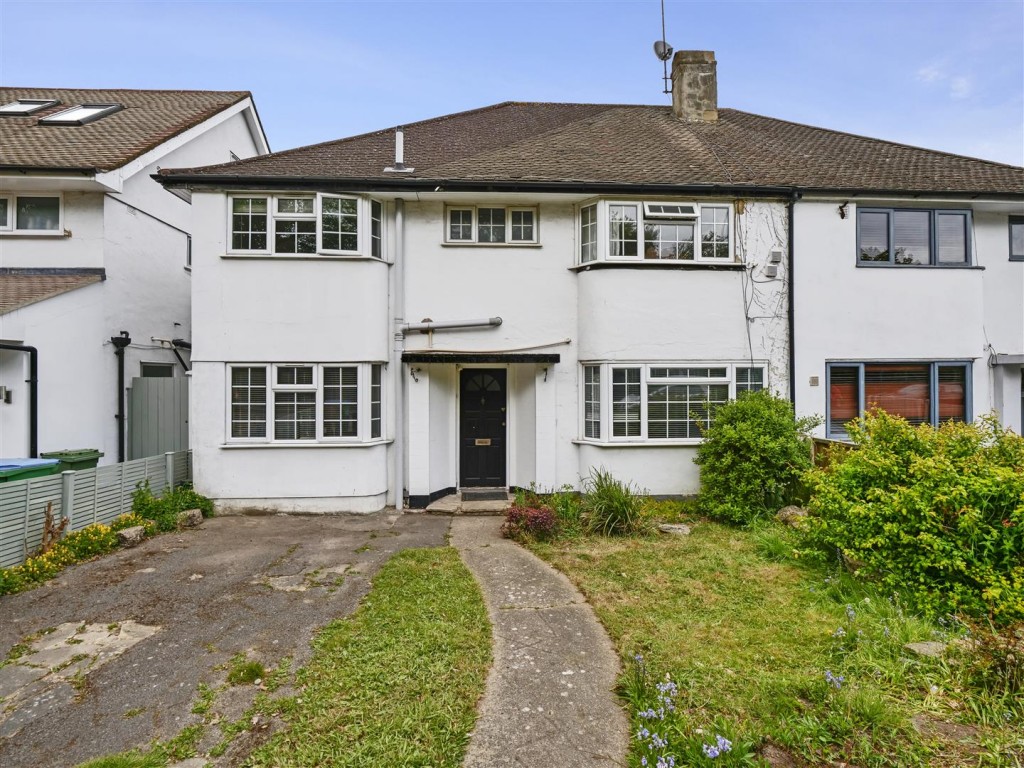 Staines Road, Twickenham, 5 bedroom, House SemiDetached