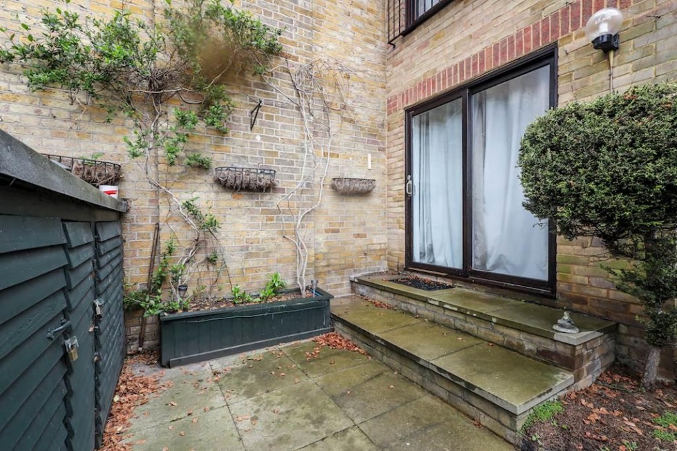 Floorplan for 1 Priory Walk, 73-75 Staines Road East, Sunbury-On-Thames